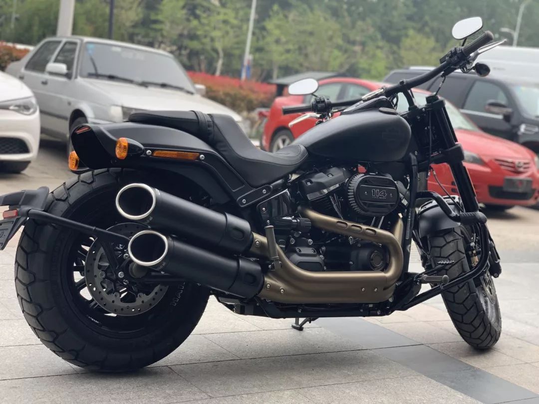 转让青岛2018大贸哈雷114肥霸999新50公里