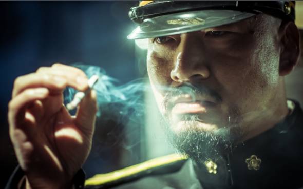 他是征服里的胡大海斌子片场被吊10小时演员文章戏言他卖萌