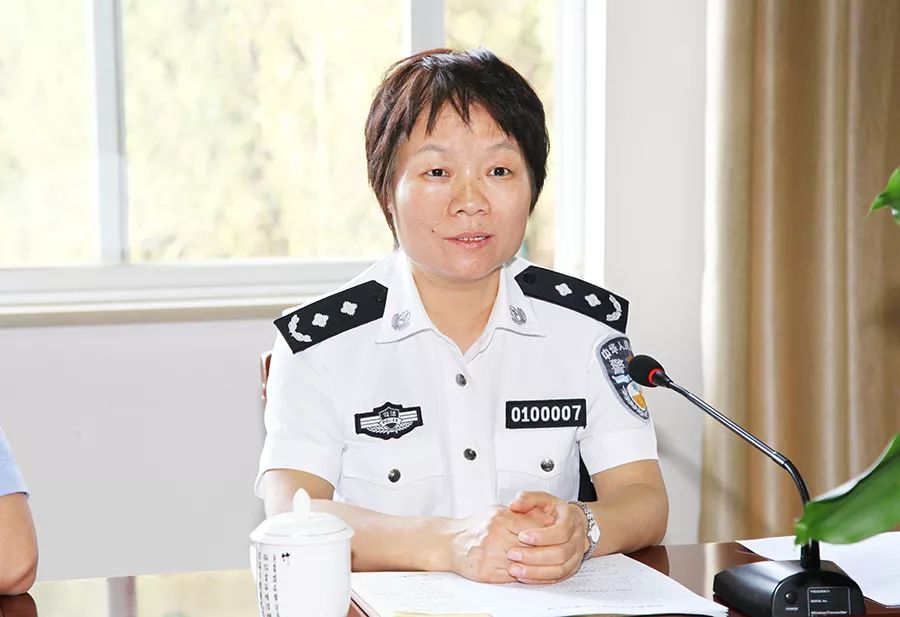 司法部监狱管理局李静副局长一行到五华监狱检查指导工作