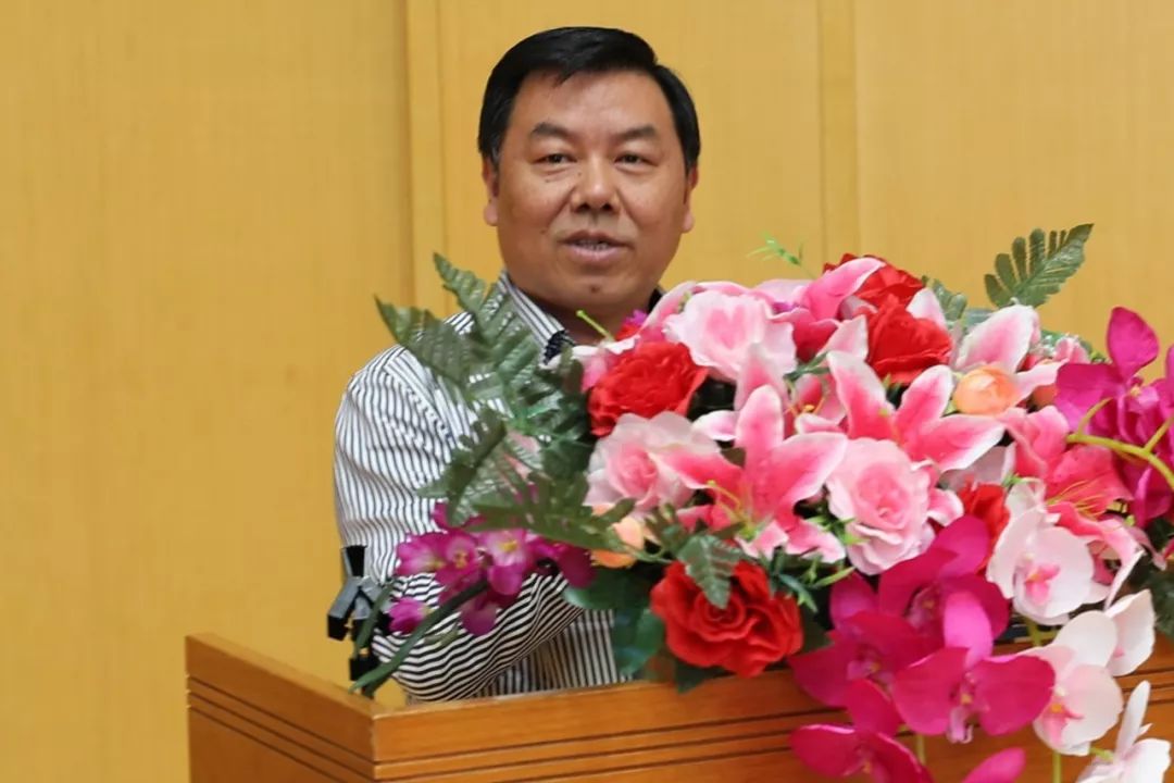 上海市商业学校校长王云玺致辞上海市教委职教处处长赵宁讲话运动员