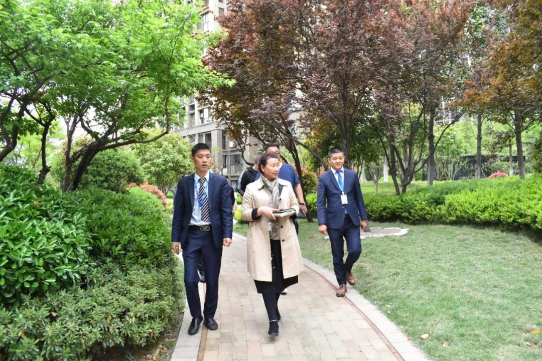 物业行业怎么转行(物业行业怎么转行做工程)