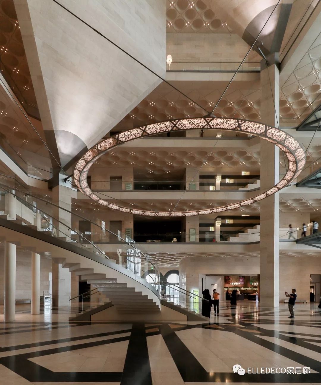 当今天人们走在卢浮宫广场上,或是苏州博物馆内,能够感受到人类文明