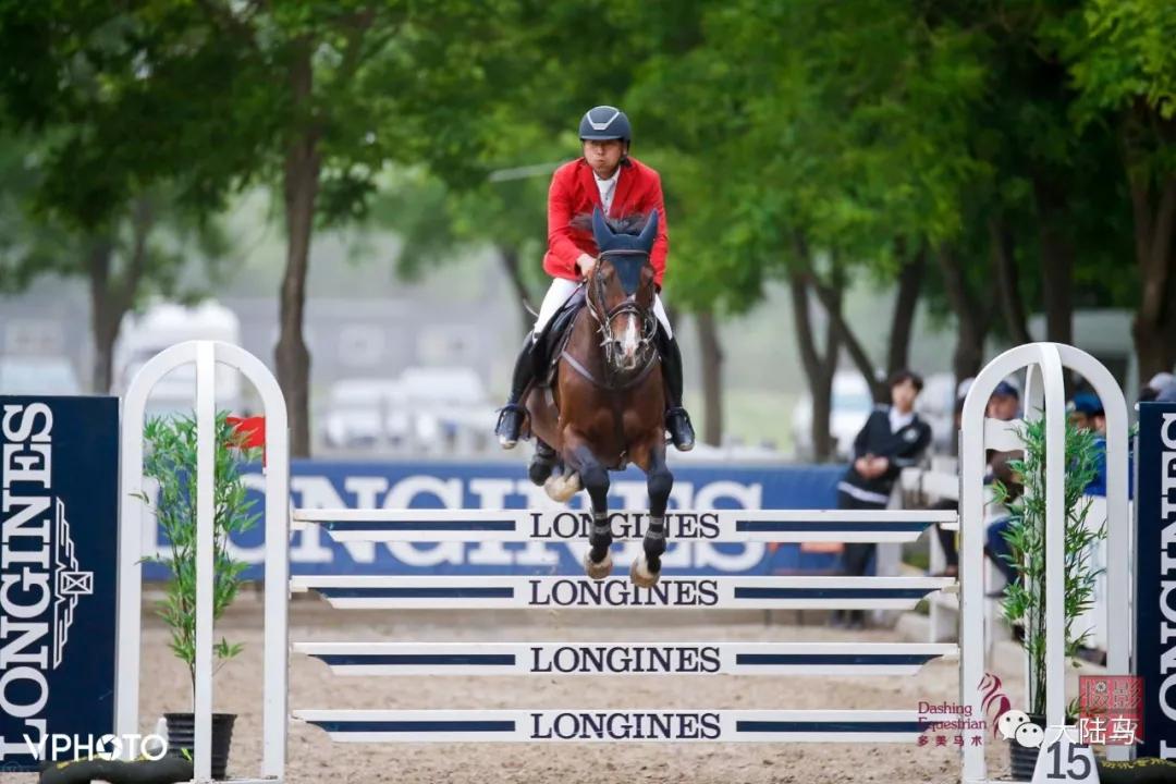 真的服了这家马术俱乐部5个级别10对人马组合登上领奖台