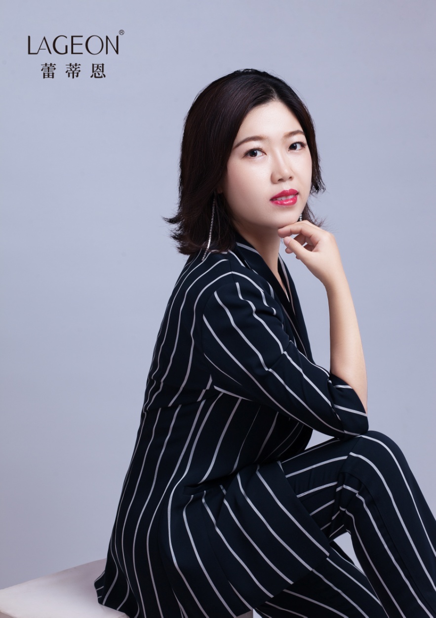 lageon蕾蒂恩那些拼命留住青春的女人生活的很努力