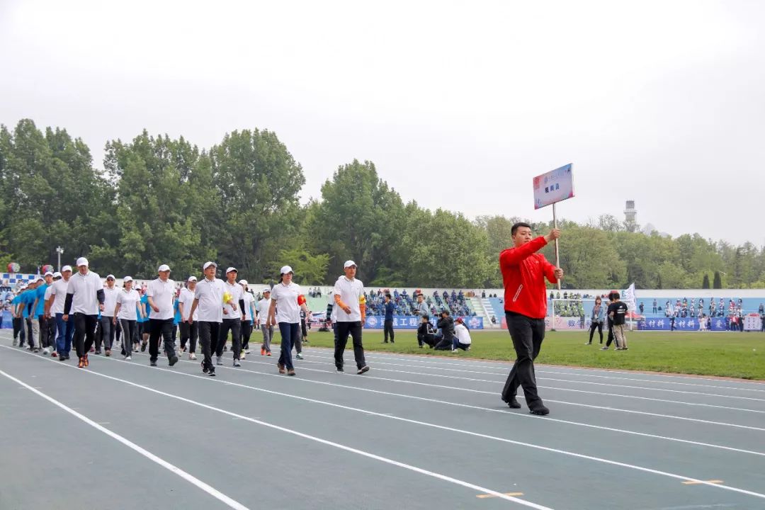 大工人正青春,特色方阵尽显年轻色彩 | 此刻_方队