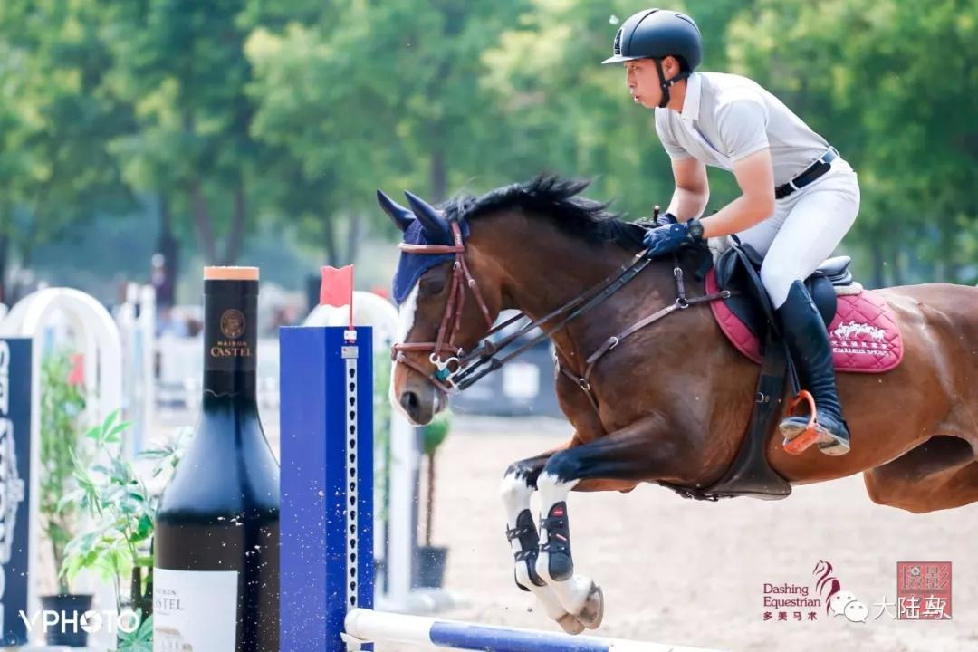 真的服了这家马术俱乐部5个级别10对人马组合登上领奖台