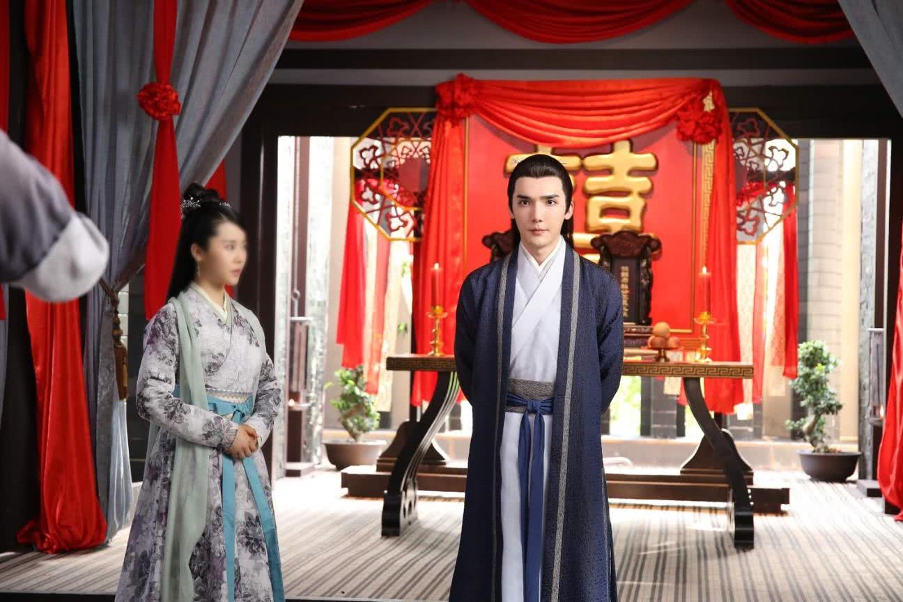 曹煜辰《听雪楼》饰青崖昊天两角 超高颜值引网友热议