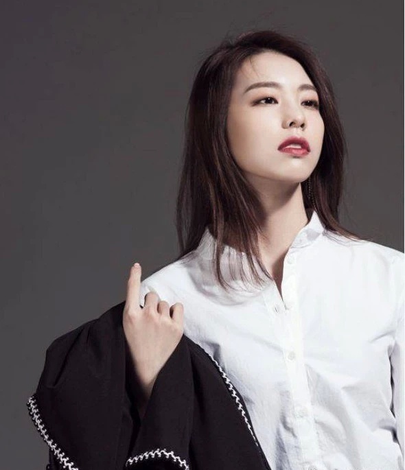 女神恩静和比自己大17岁的大叔恋爱g2瑟瑟发抖