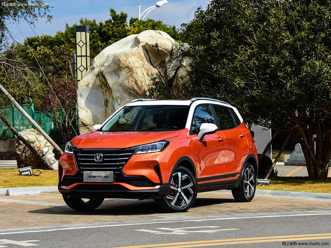 想要全景天窗的suv 最低不到8万元就能拥有_搜狐汽车_搜狐网