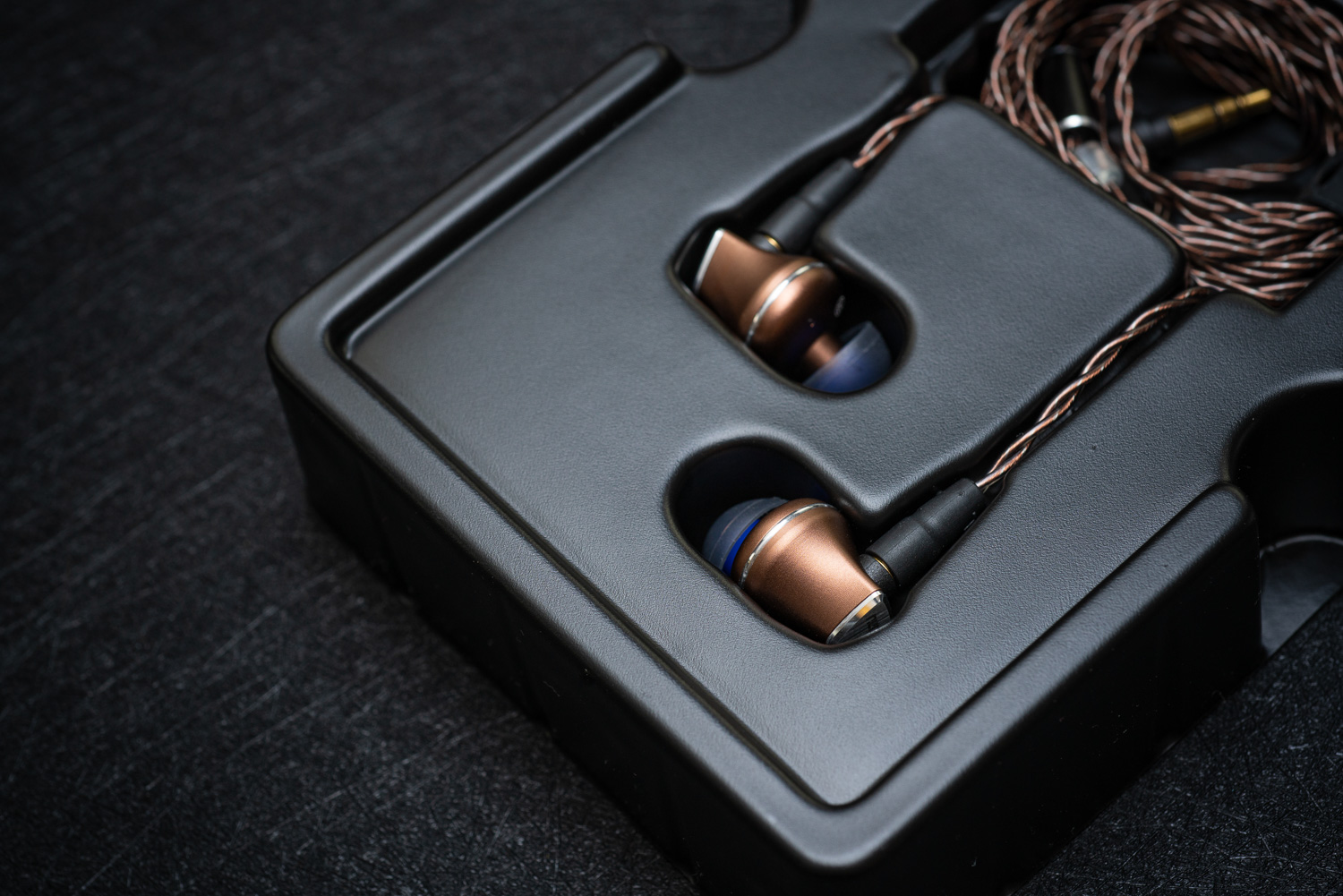 铍振膜入门化的精品之作达音科titan6尝鲜评测