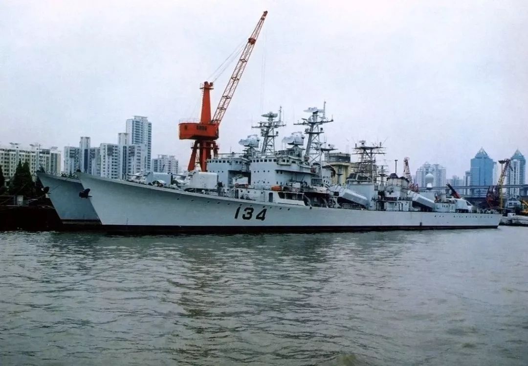 遵义舰将回娘家,驻泊播州区!曾是海军最强指挥舰