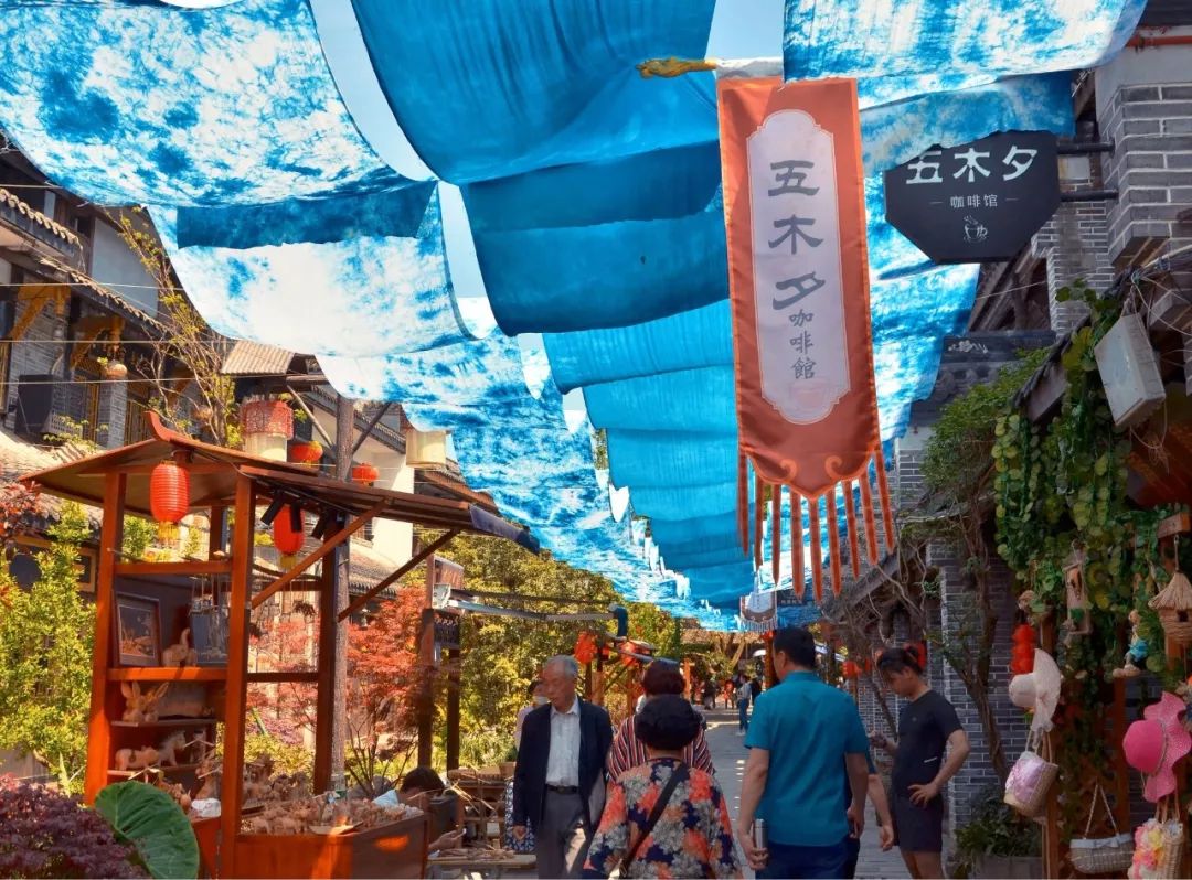 着汉服 · 逛古镇丨许你一场时光旧梦,绽放东方之美