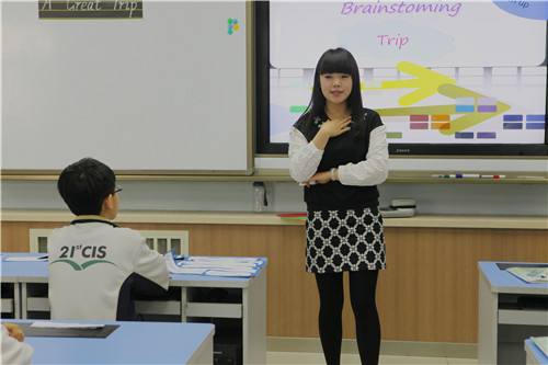 香港老师起薪2.7万,高薪水下教学是怎样的?