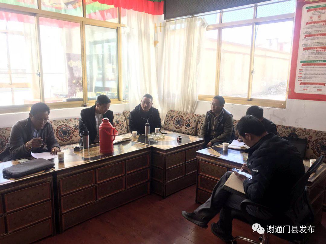 迎考备考谢通门县教育局深入各学校检查指导毕业班迎考备考工作