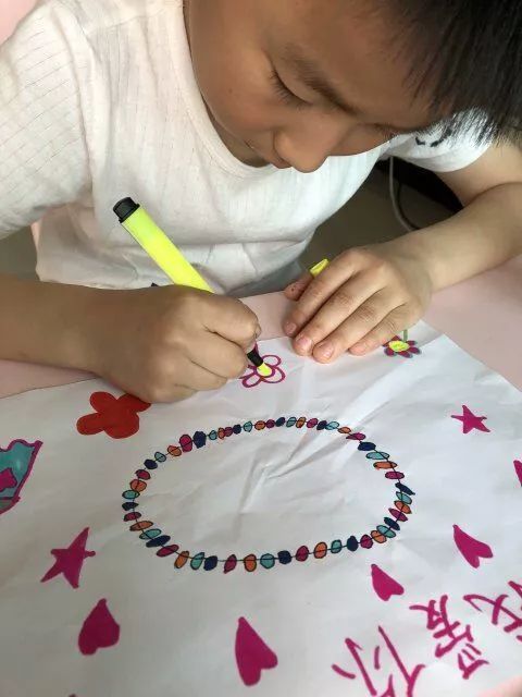 【精彩活动】《找规律》恰逢"母亲节"——一年级数学组"规律与生活"