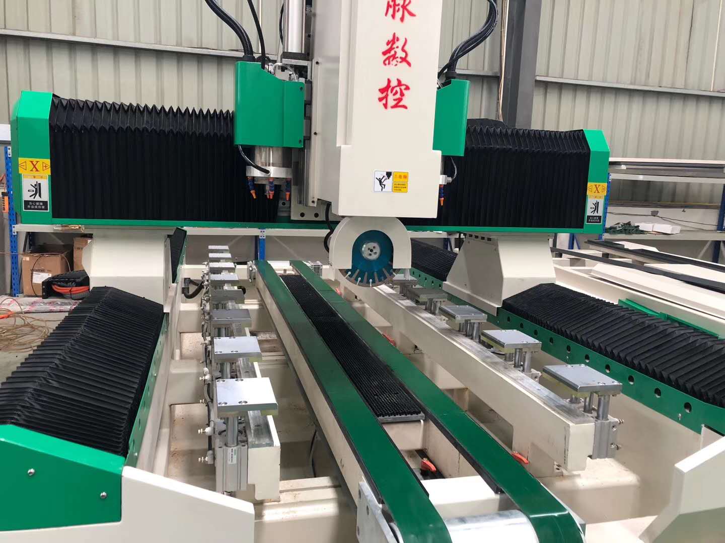 石材挖盆孔机的诞生是石材台面加工厂的又一次变革