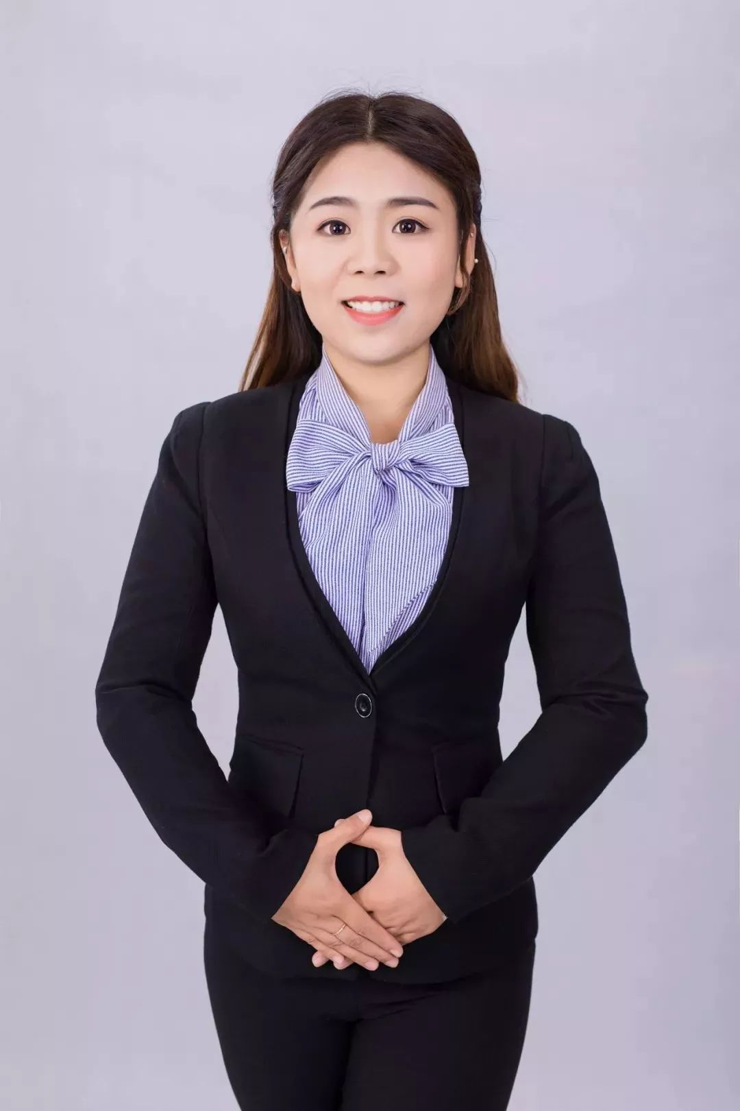 李红红,陈海楠,王燕鸣,贺迎秋,屈雅贞从文小学数学教师照片依次为陈香