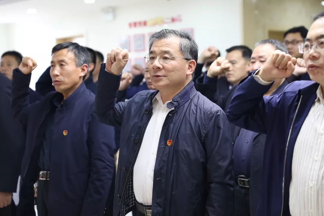 狠抓落实勇担当争创一流铸辉煌泰安第十九中学党委赴主题党日活动中心