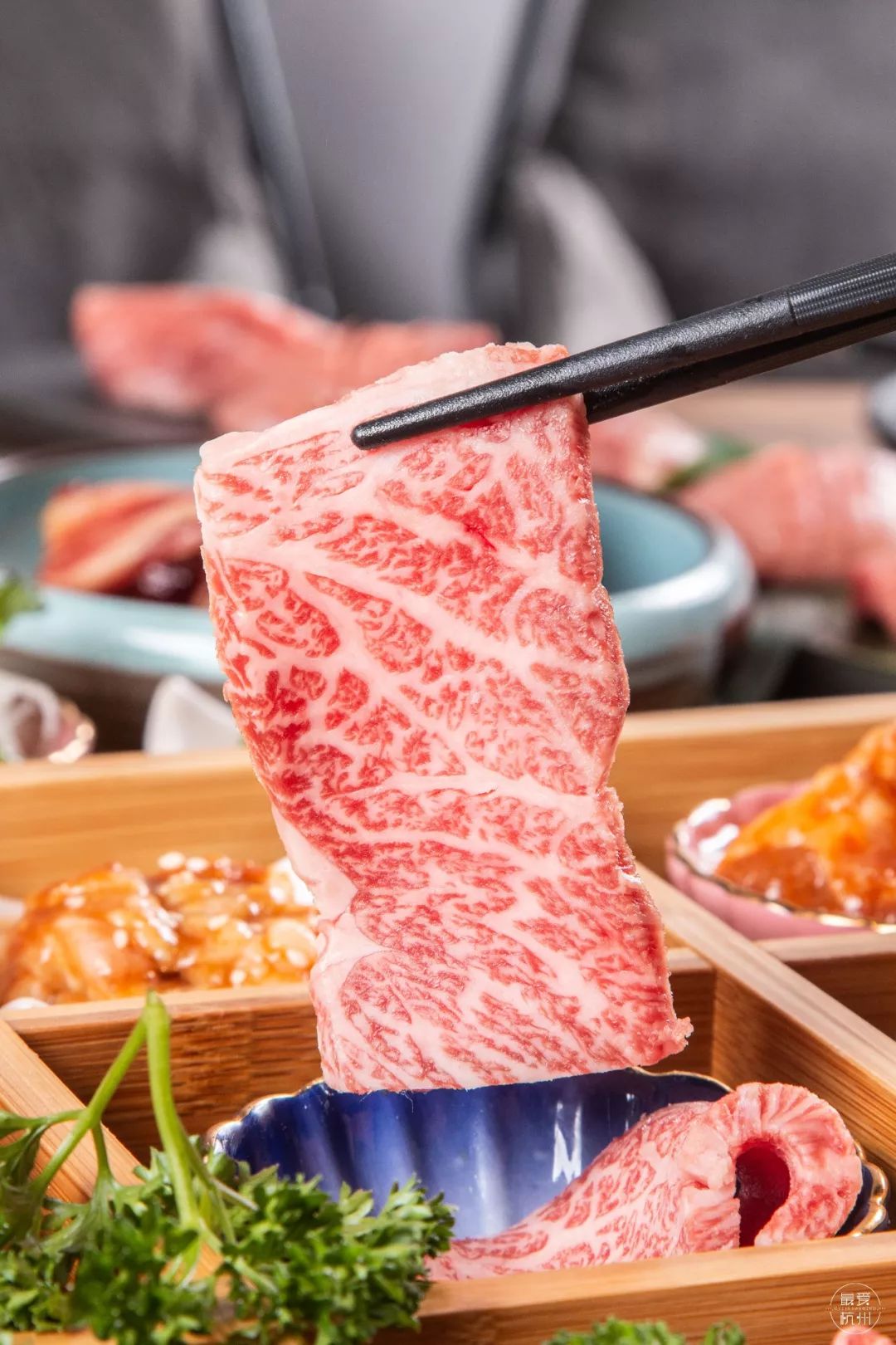 …各式肉类牛舌牛小排横膈膜这份九宫格