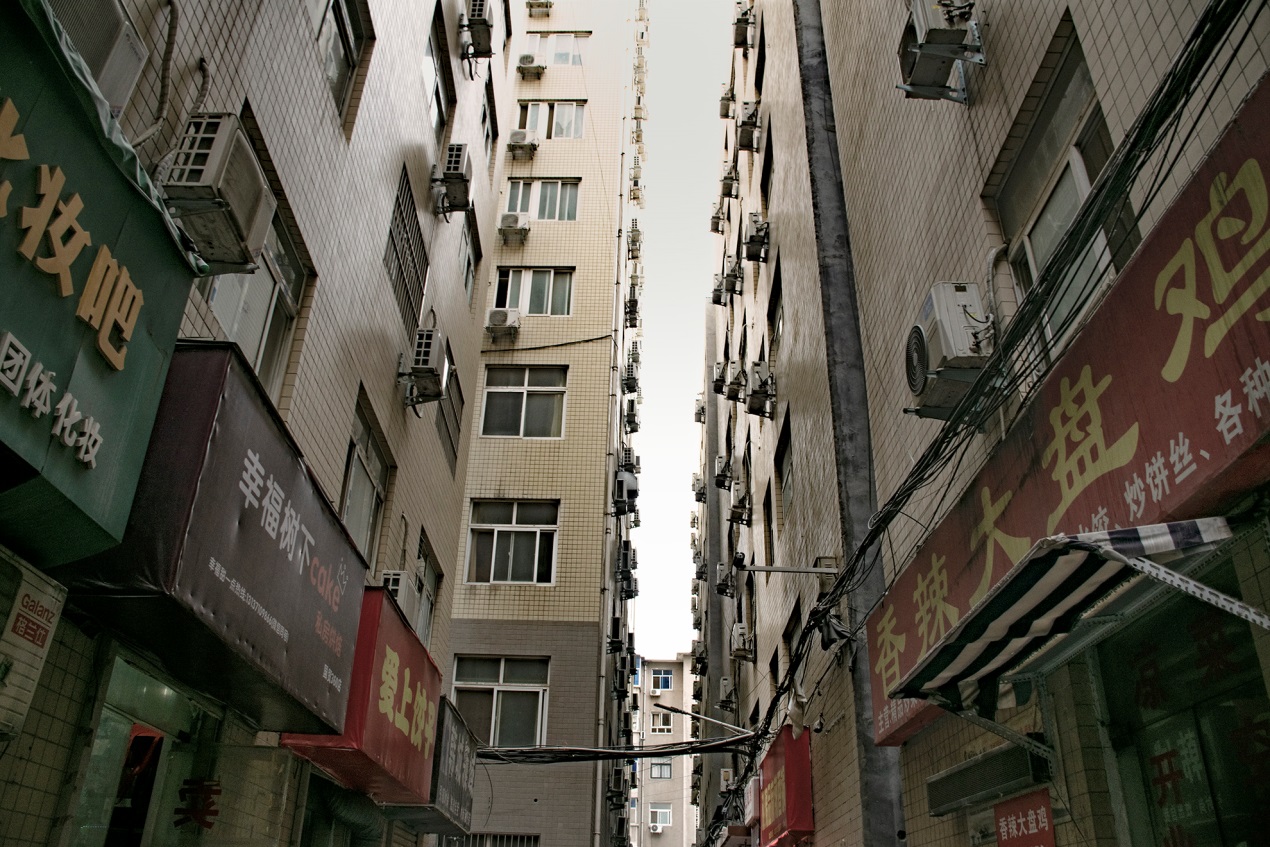 原创郑州拥挤的城中村被繁华商圈包围居住有梦的人值得去看看