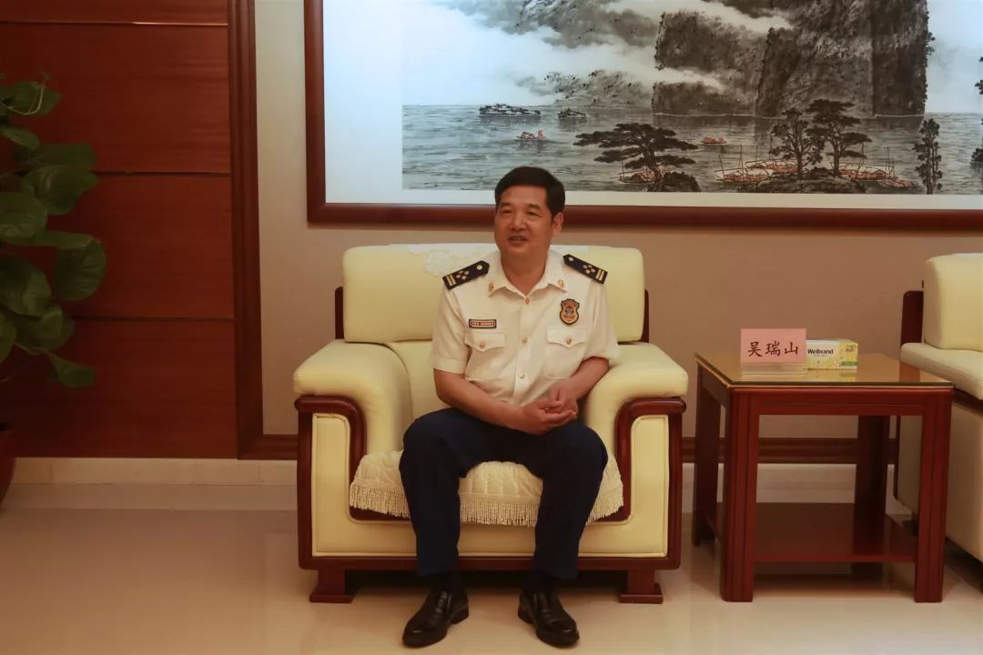 消防救援局詹寿旺副政委和总队吴瑞山政委亲切接见全国"最美家庭"