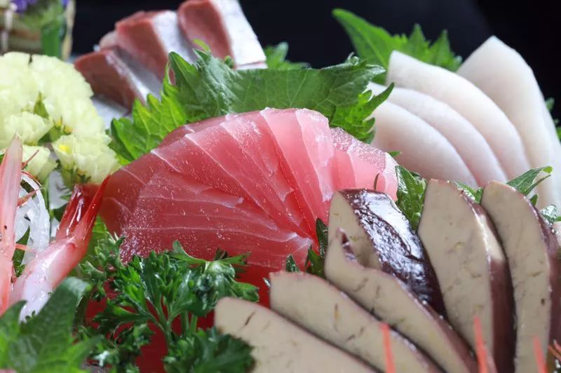 尝到整个深海的味道▎六怡居深海鱼刺身极品深海鱼类一次吃个够