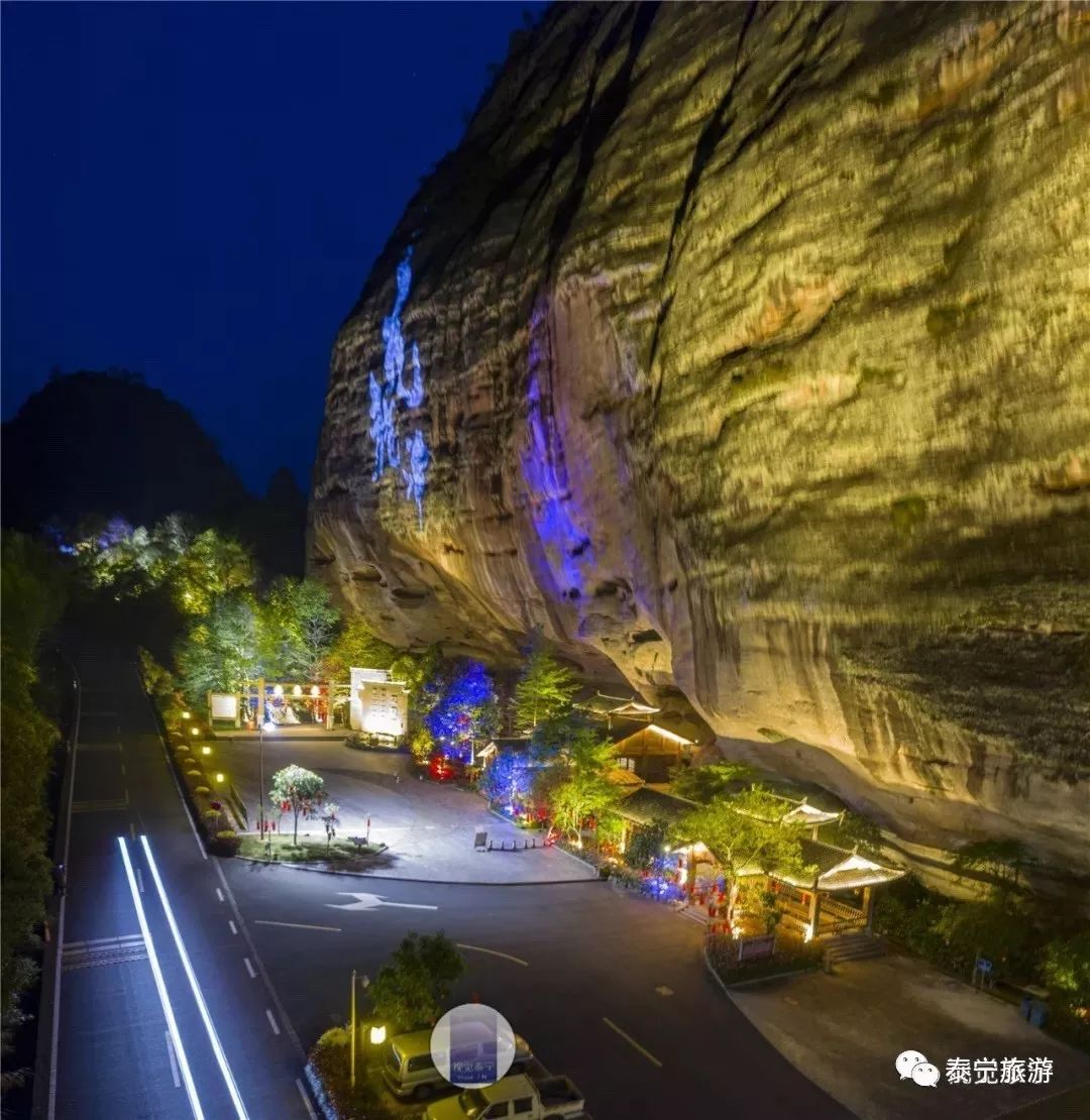 来源:视觉泰宁九龙潭作为福建省首家行进式水上峡谷夜游景区,也是