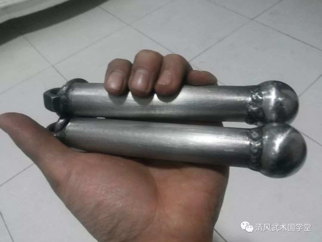 随身多年的手刺(手撑子)朋友做的防身武器甩棍自己设计制作的流星胆十