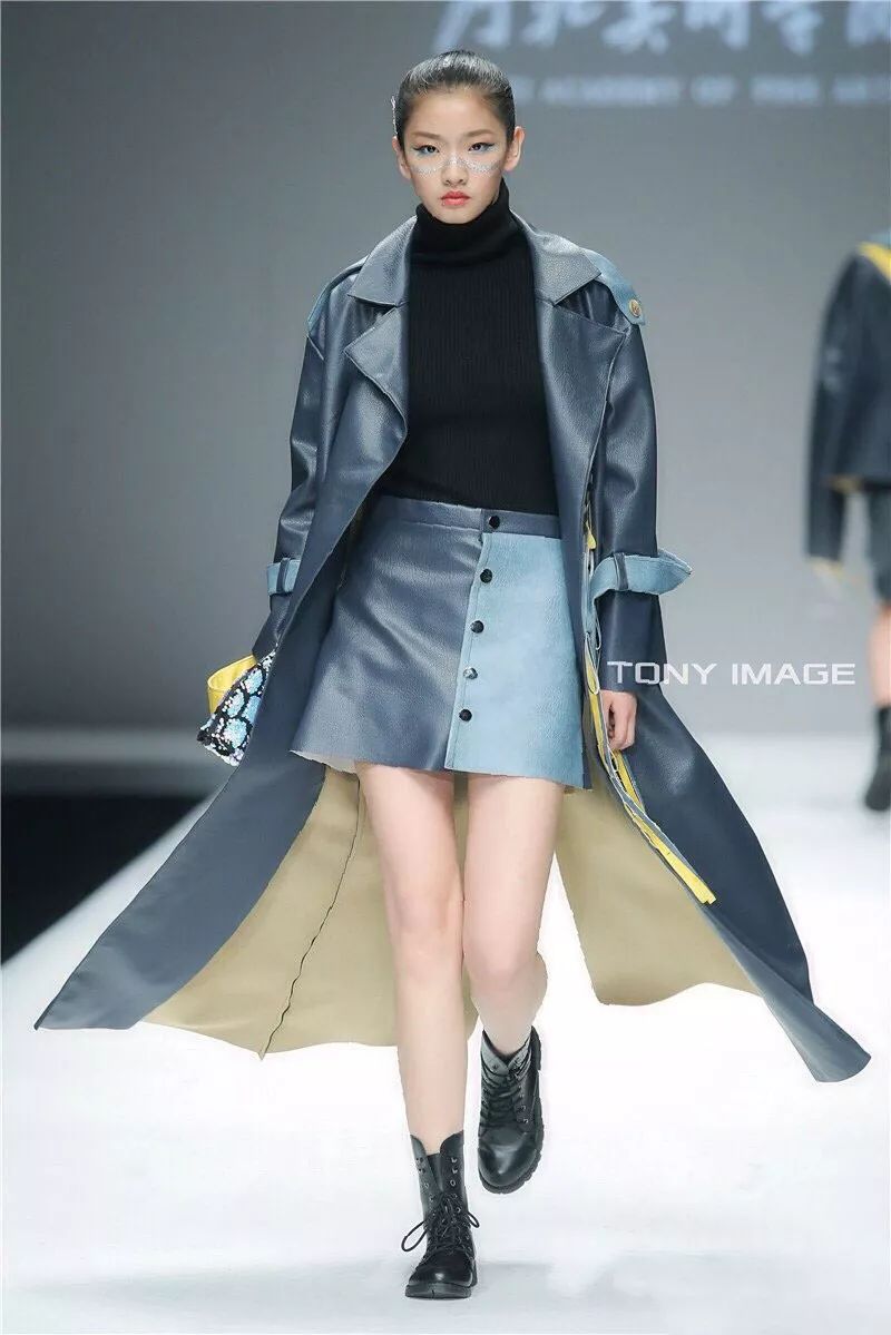 afia认证模特朱妤婕助阵2019中国国际大学生时装周河北美术学院