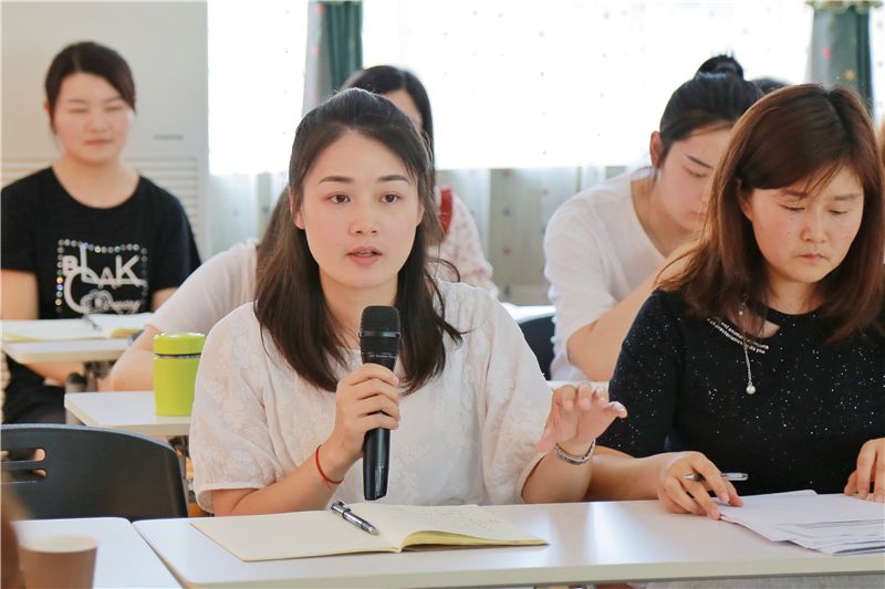 教师有话说说丁详:陈一郎老师的教学活动将简单做到不简单,看似简单的