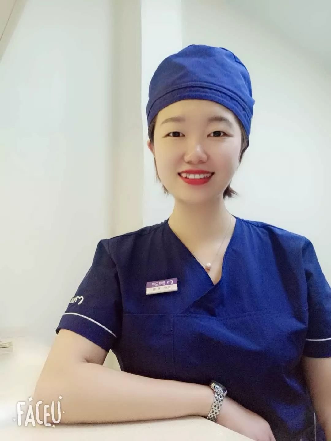 美雅风采展示医师:李金华格言:医者 专于技 名于德医师:高醒格言:不忘