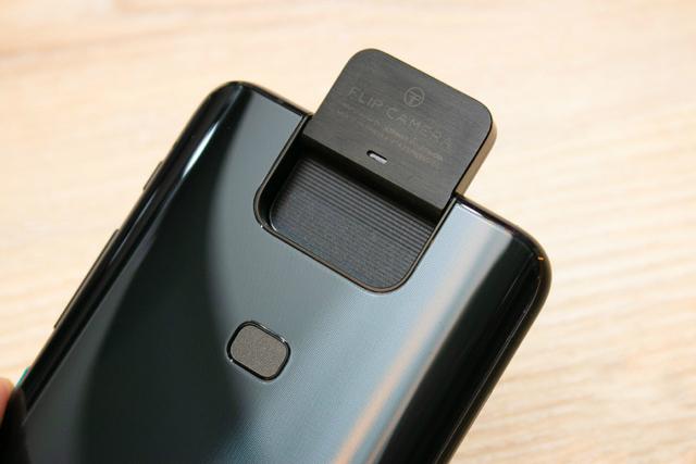 华硕zenfone6正式发布骁龙8554800万像素翻转式摄像头