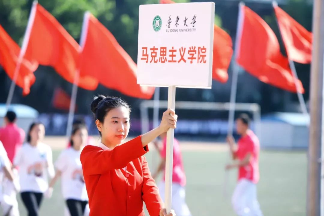 养眼,一起来看各代表队的举牌女神和方队