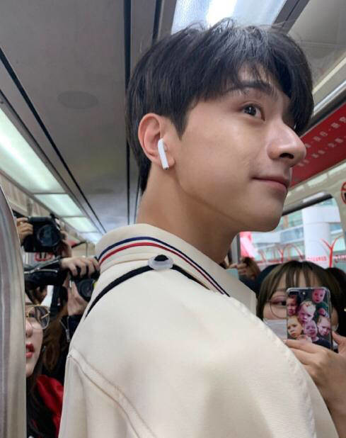 成龙是鼻祖,王源鼻子成败笔,《小时光》男主太丑