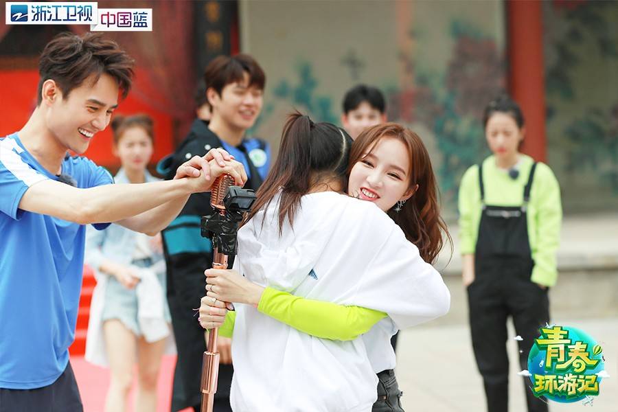 青春环游记吴谨言舞动西安城范丞丞帅气打鼓助阵