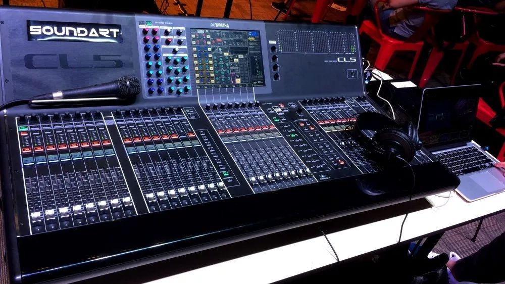 yamaha cl5调音台,通过wsg y-16扩展卡加入到soundgrid网络中,运行