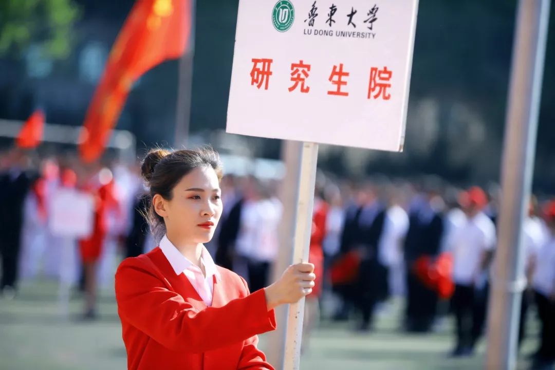 养眼,一起来看各代表队的举牌女神和方队