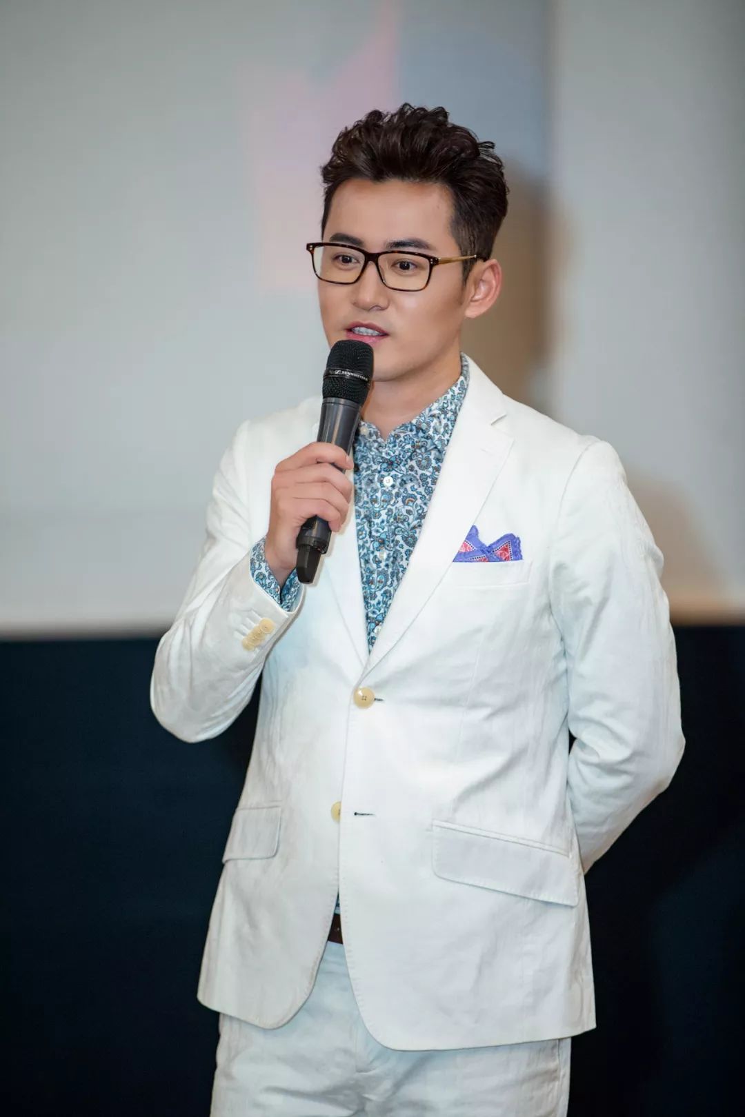 在发布会上主演兼出品人魏巍kk谈起创作初衷时提到这是一个原创