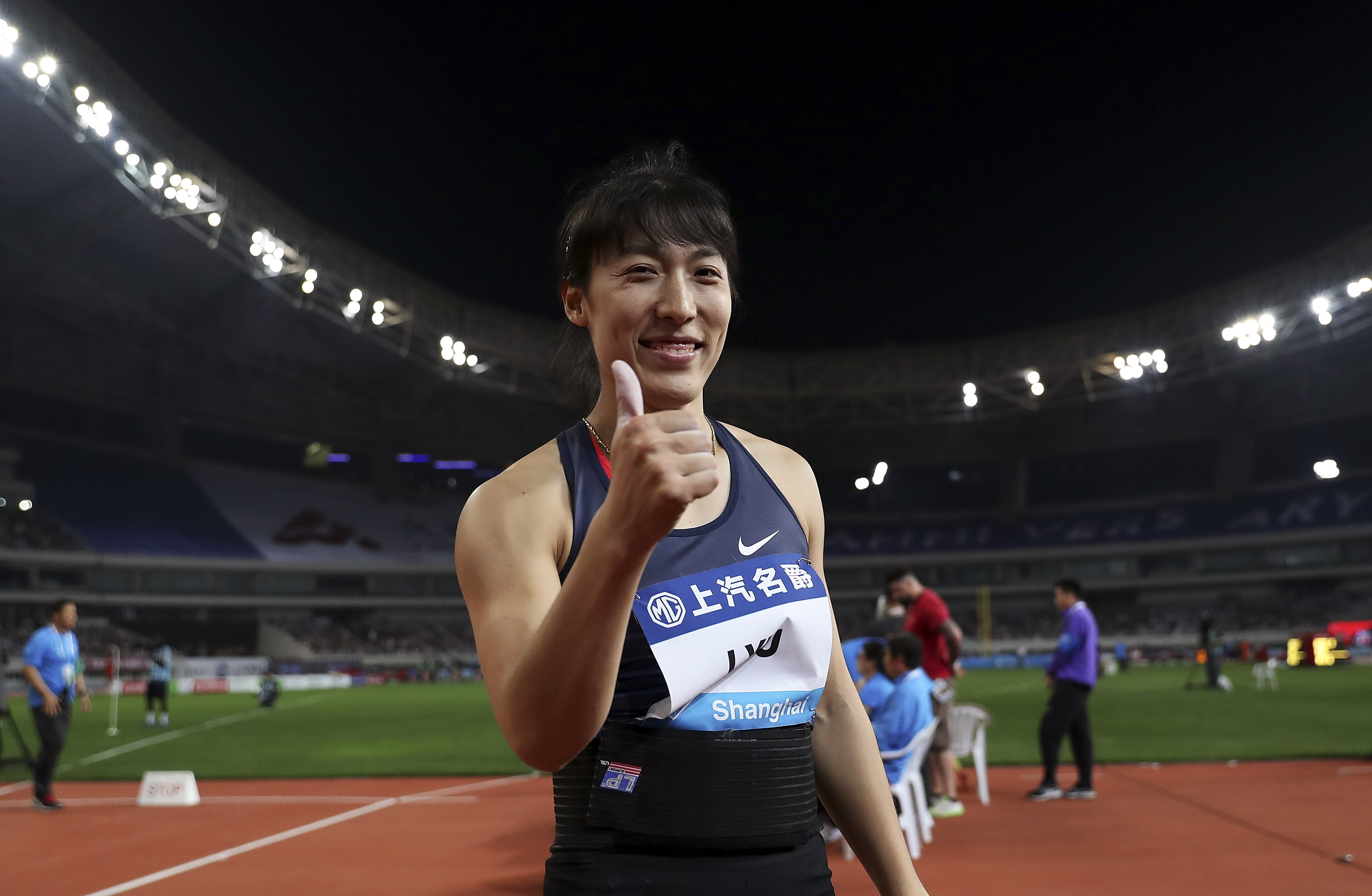 當日,在2019國際田聯鑽石聯賽上海站女子撐杆跳高比賽中,中國選手李玲