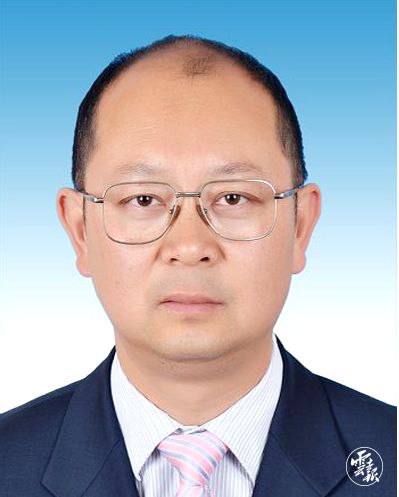 历任省总工会办公室副主任,主任等职.