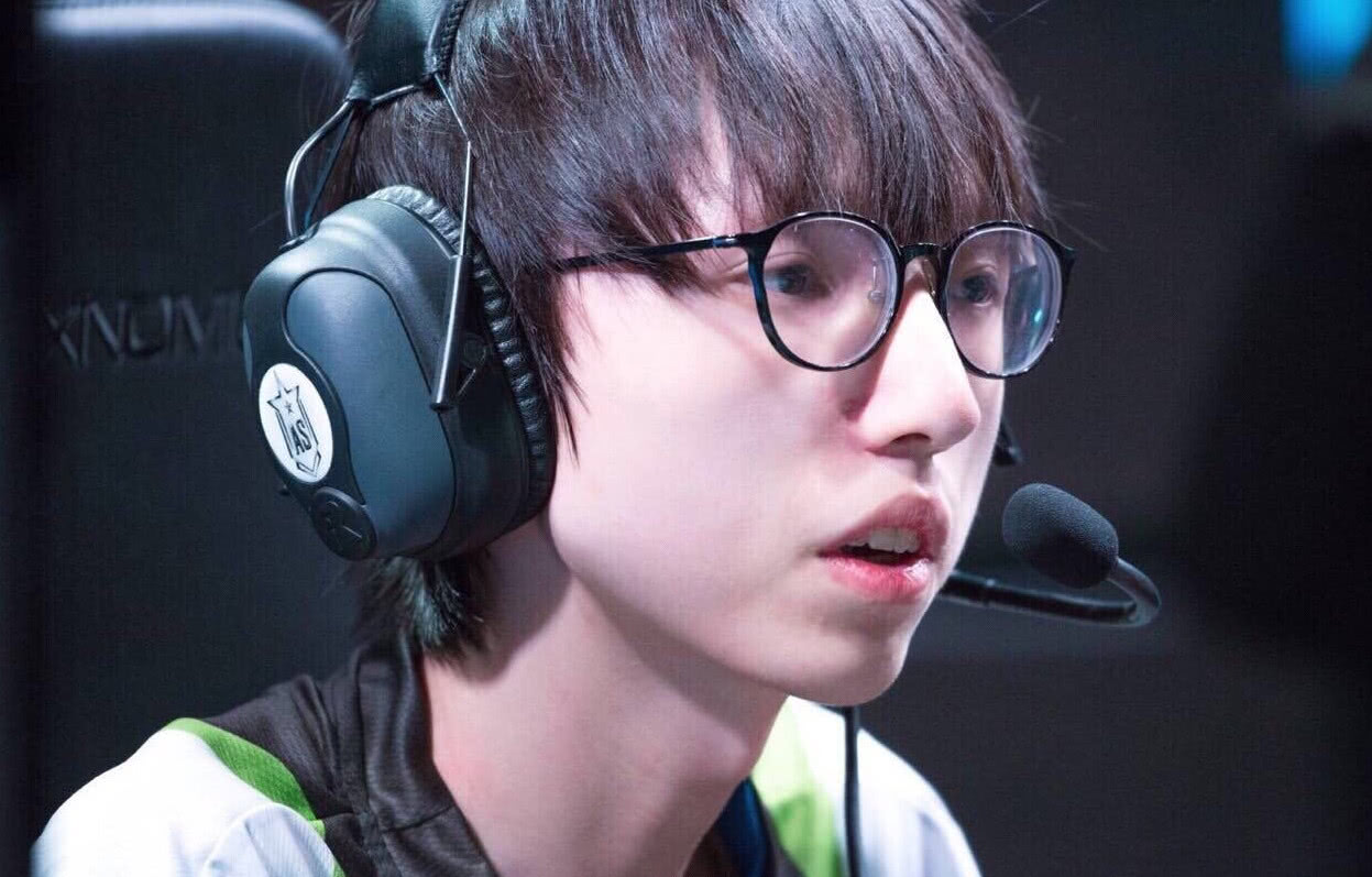 lol:暗示退役?lpl再无绝食型打野?香锅:我要去上大学了_选手