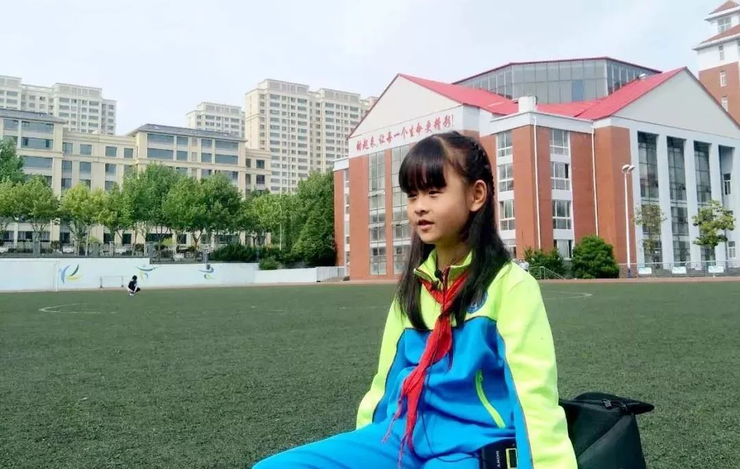 新时代百育教育8岁小女孩代表中国献唱火了网友盛赞惊艳时光的天籁之