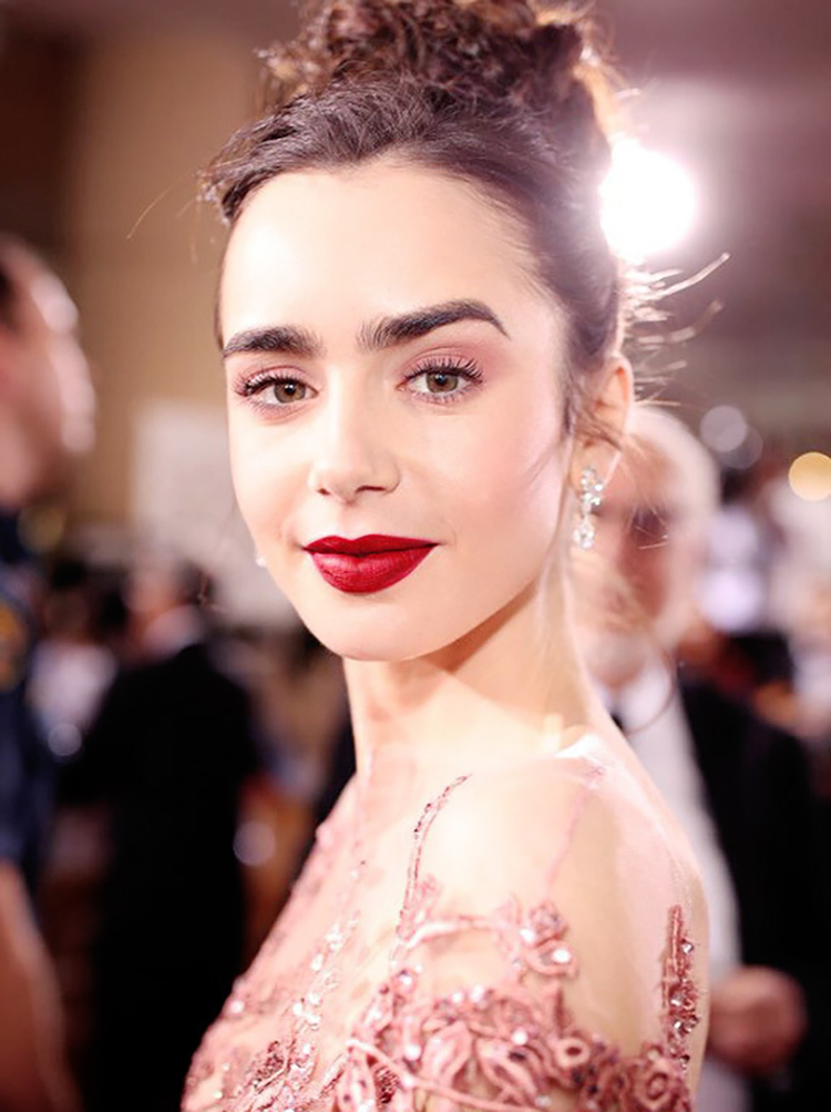 lilycollins莉莉柯林斯能穿得跟花瓶一样美也是一种本事