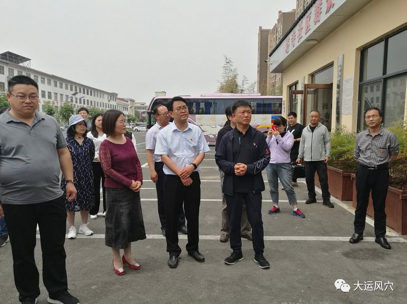 安阳市北关区区委常委宣传部长徐令辉到风穴路街道塔寺社区参观新时代