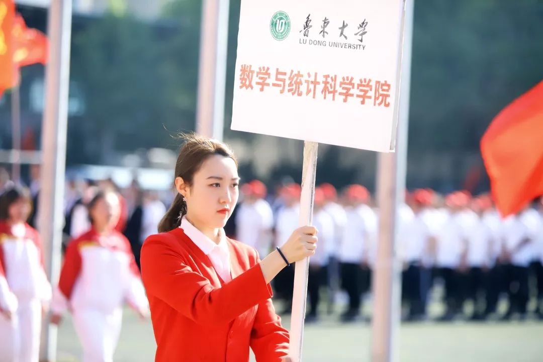 养眼,一起来看各代表队的举牌女神和方队