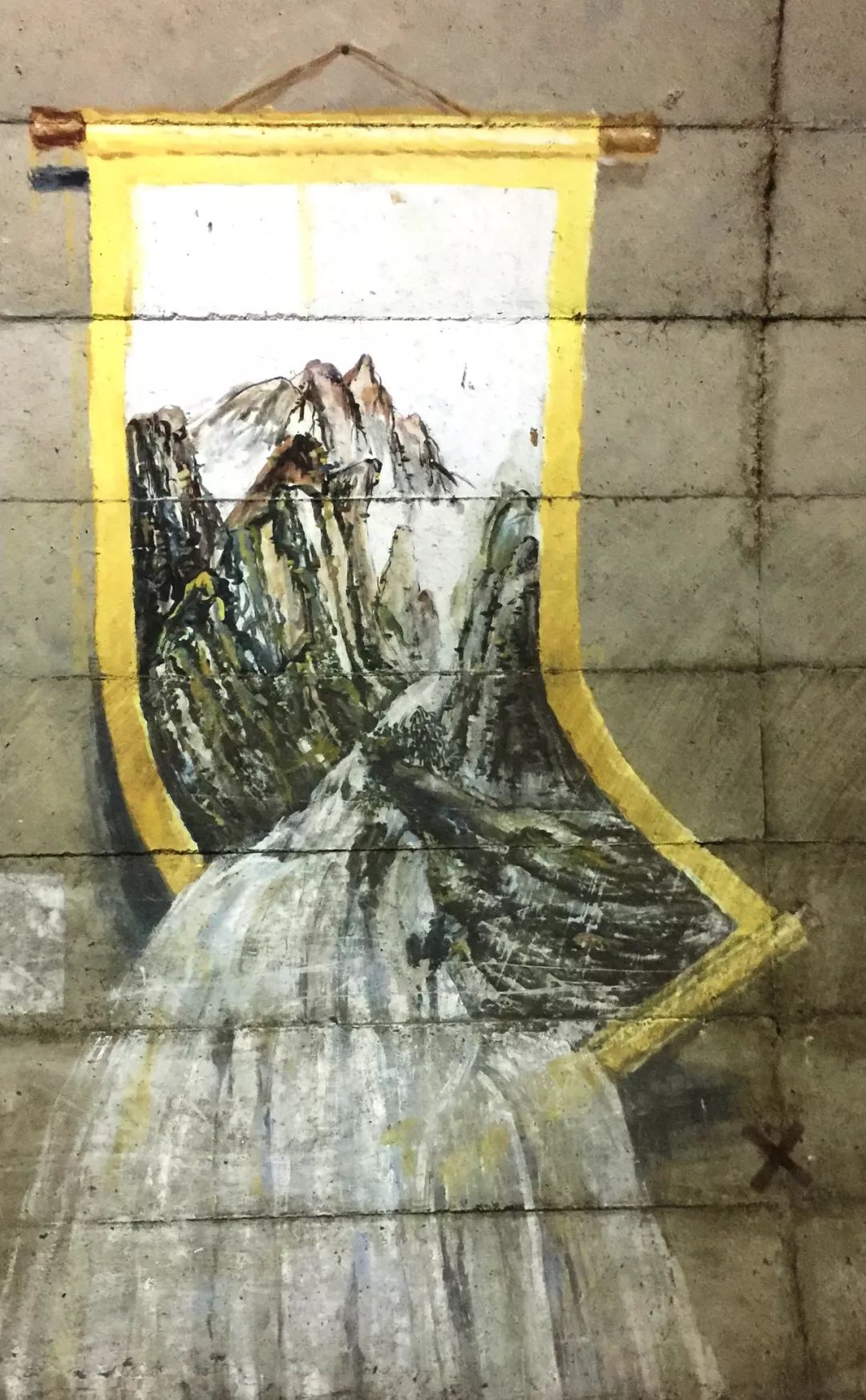 地大隧道里还有很多壁画也不错要想看个够去隧道走走吧