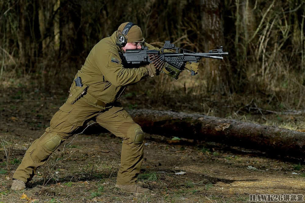 原创"拉扎列夫战术"公开无托版pkp机枪 史上威力最大的同类枪械