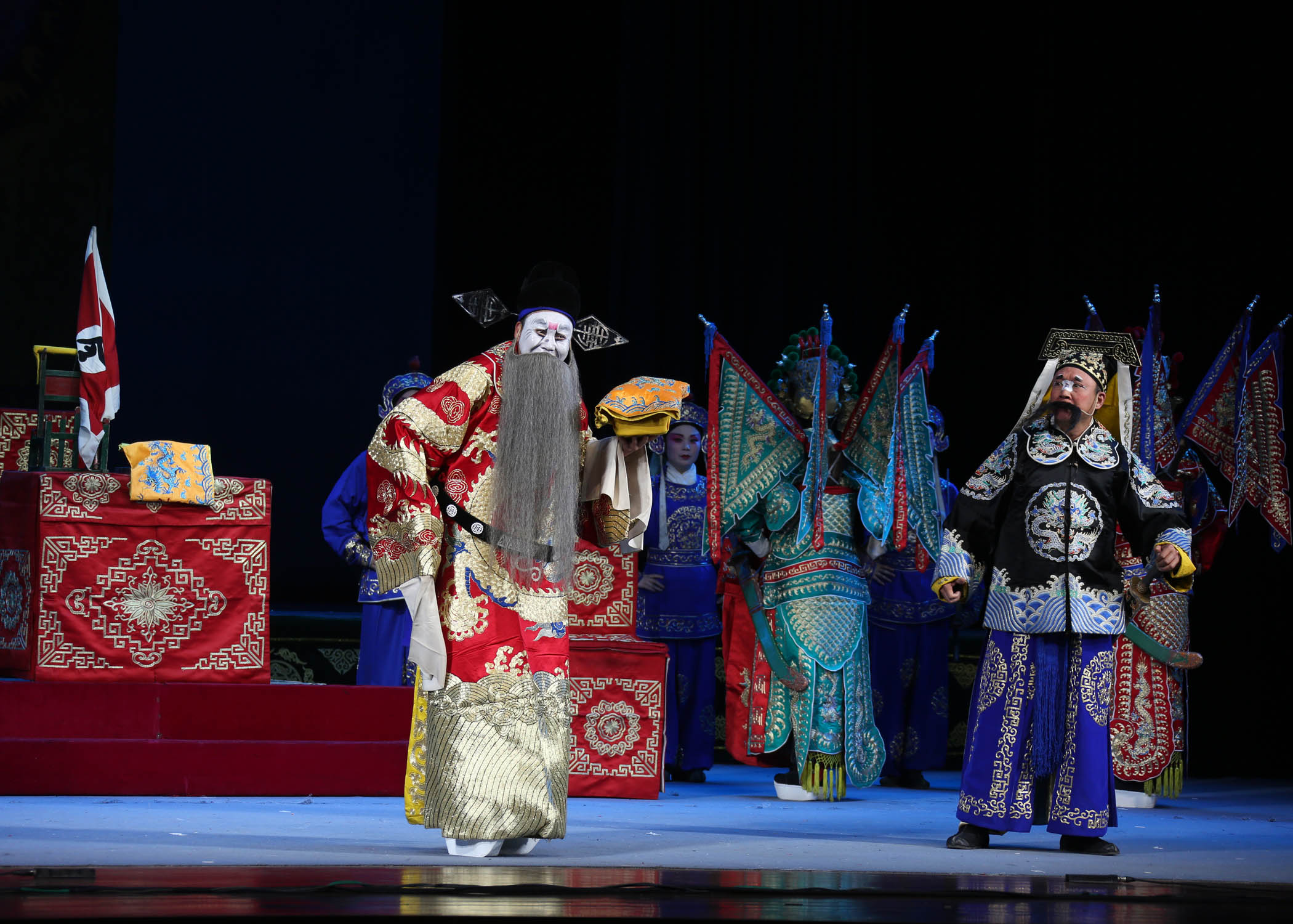 上党落子《薛刚反朝》大戏在潞州剧院上演