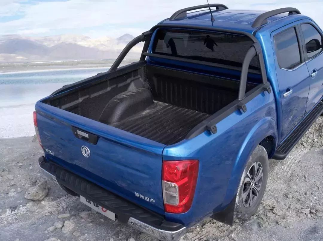 《把车斗当做私家泳池》一直以来私家泳池是豪宅的标配但是只要拥有