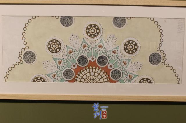 组图花开敦煌常书鸿常沙娜父女作品展在兰开展